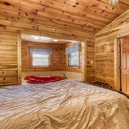 Dog Friendly, Romantic Mtn Getaway Hot Tub Pool Gatlinburg Zewnętrze zdjęcie